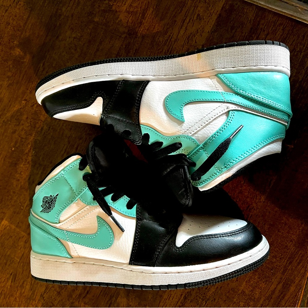 Jordan Women's Sneakers - Black, White, Teal
